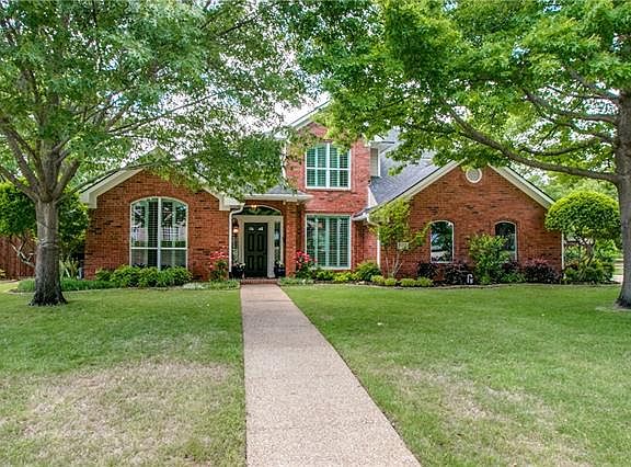 2nd image of 1317 Oakwood Ct
