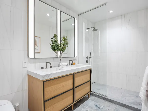 250 East 25th Street image 12 of 28