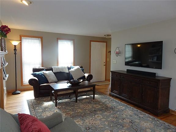 4th image of 124 Old Semet Ln