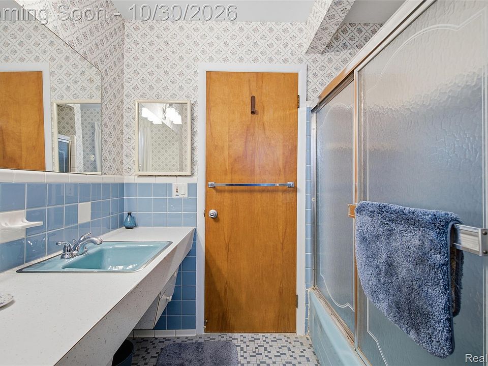 21980 Tredwell Ave, photo 18
