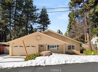 31686 Luring Pines Cir, Running Springs, CA 92382
