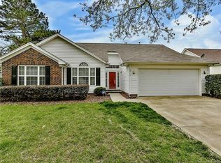 8910 Steelechase Dr, Charlotte, NC 28273