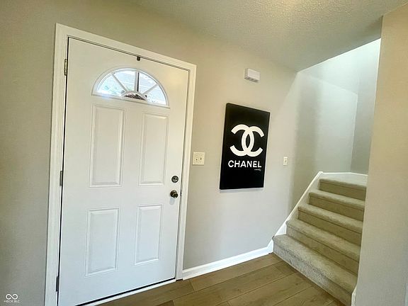 3rd image of 8934 Lighthorse Dr
