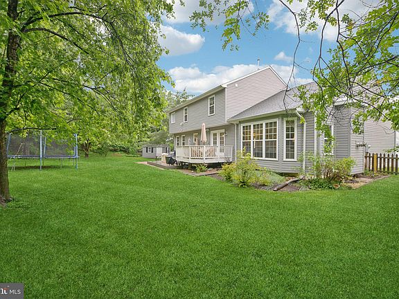 4th image of 11 Chelsea Ct