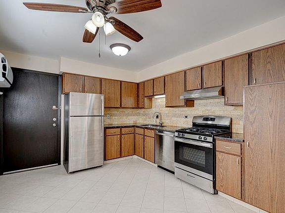 2nd image of 2124 N Harlem Ave APT 3E