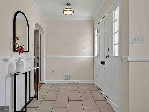 4th image of 3228 Groveton St
