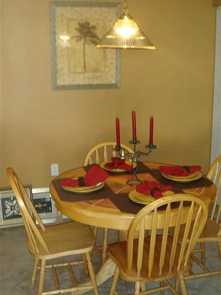 6727 S Lois Ave — Photo 2
