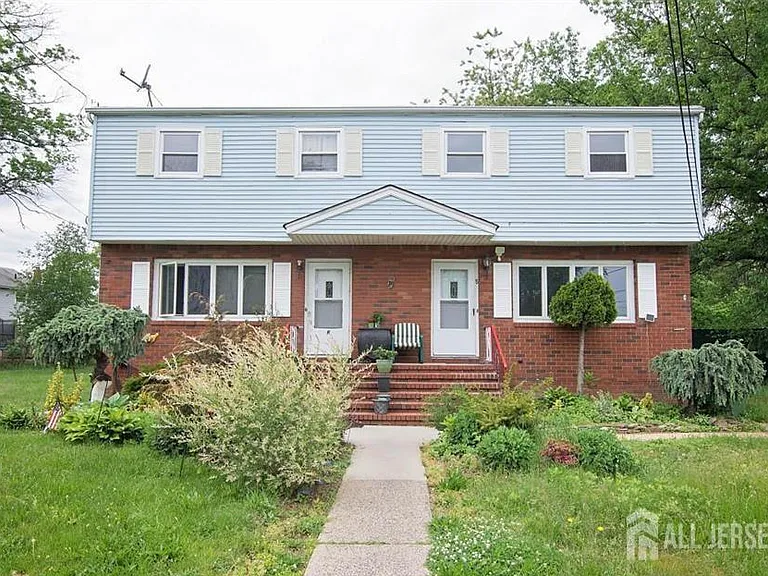 8 Chester Ct — Photo 1