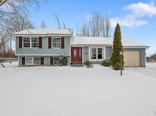 8191 Capricorn Dr, Liverpool, NY 13090