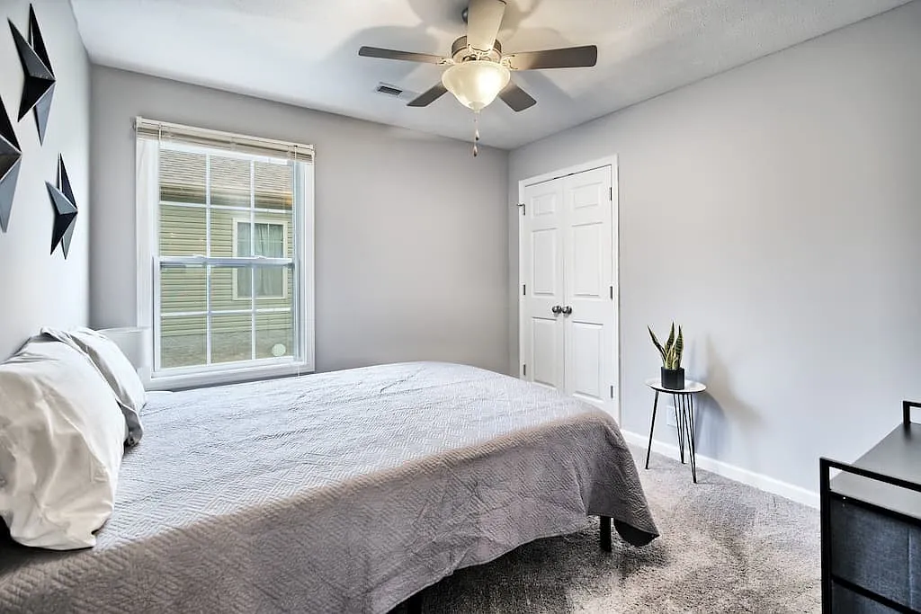 3 bed, $2,925 — Photo 2