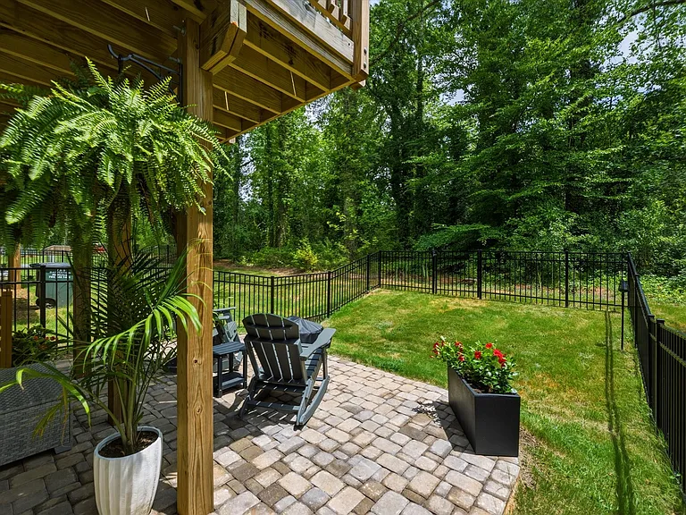 1006 Ketchum Ct — Photo 10
