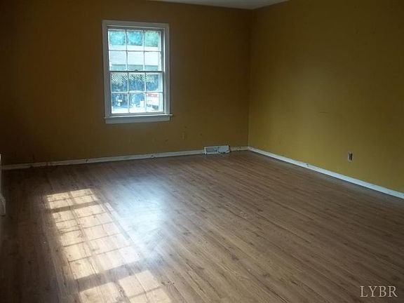 2nd image of 1108 Ashley Dr