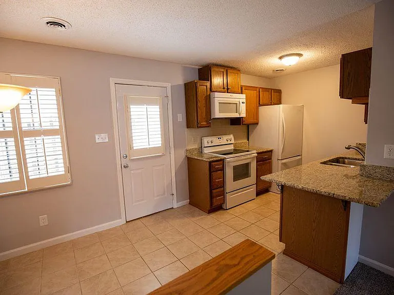 931 Bradley Bell Dr — Photo 10