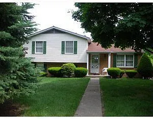 100 Tory Rd photo 1