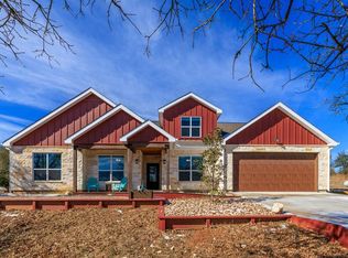 1783 Axis Cir, Fredericksburg, TX 78624