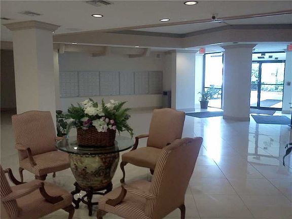 3rd image of 1300 NE Miami Gardens Dr APT 921E