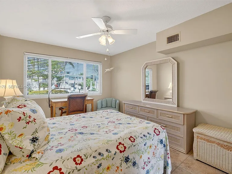 180 Isle Of Venice Dr #121 — Photo 28