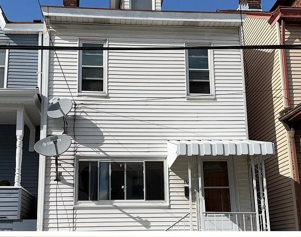 3 bed, 1320 sqft, $1,395 — Photo 1