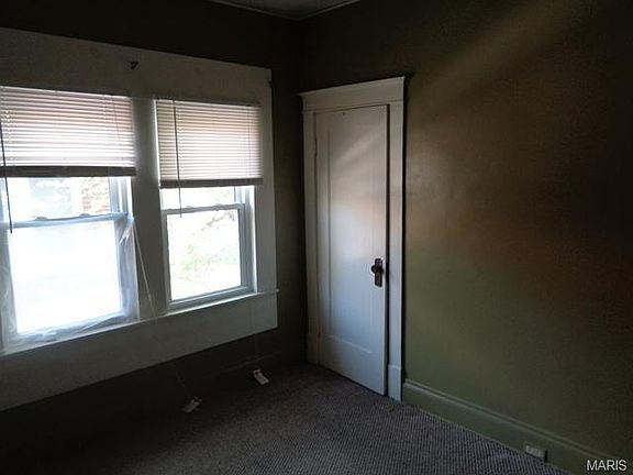 3rd image of 2420 Gothland Ave