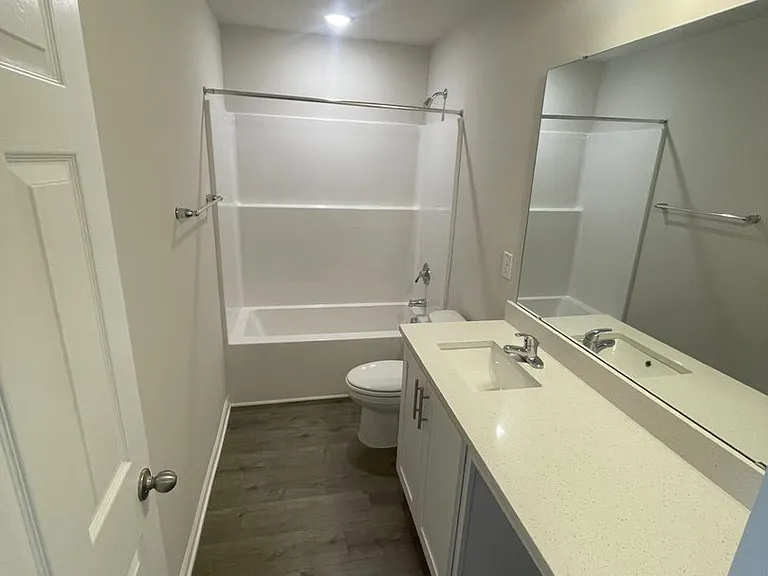 1001 Peony Ln — Photo 10