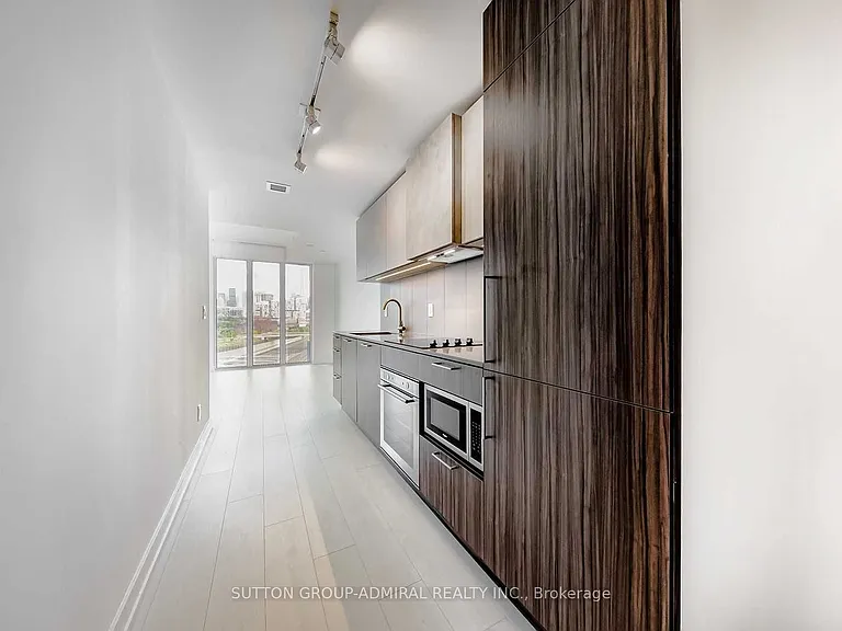 19 Western Battery Rd #522 — Photo 3