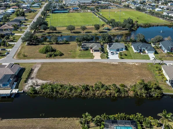 329 SW 26th Pl, Cape Coral, FL 33991