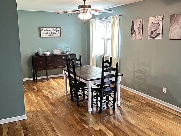 4th image of 175 Hidden Oaks Trl NE