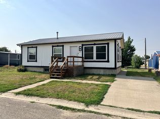 239 W Jackson Ave, Chester, MT 59522