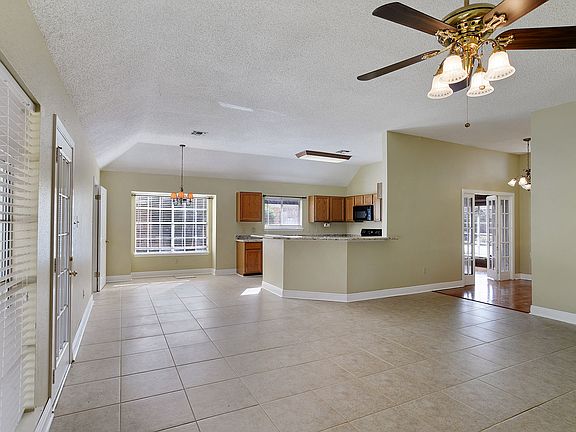 5th image of 343 N Canterbury Dr