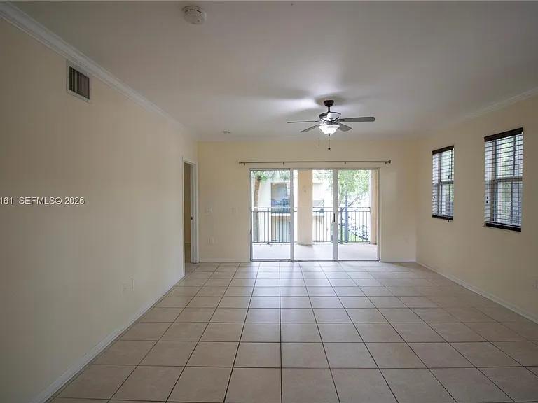 2469 Centergate Dr — Photo 5