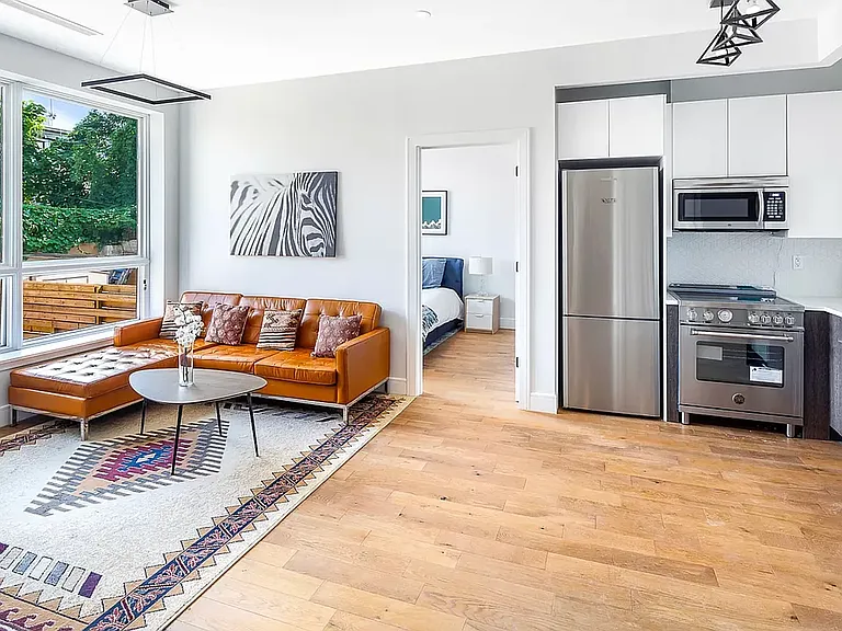 982 Willoughby Ave #3B — Photo 1