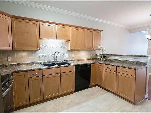 5th image of 1611 Savannah Park #1611