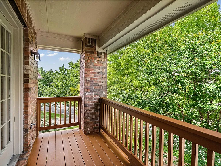 10700 Pointe View Dr — Photo 21