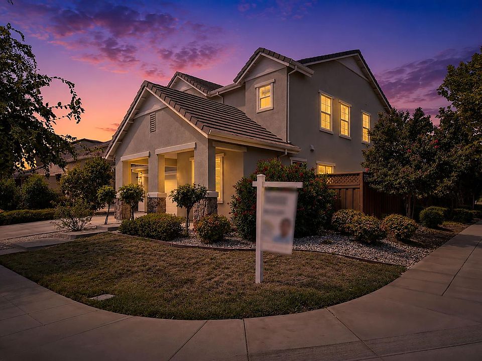 1st image of 787 N Questa Ct