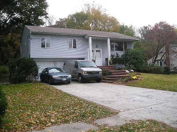 2nd image of 367 Old Willets Path
