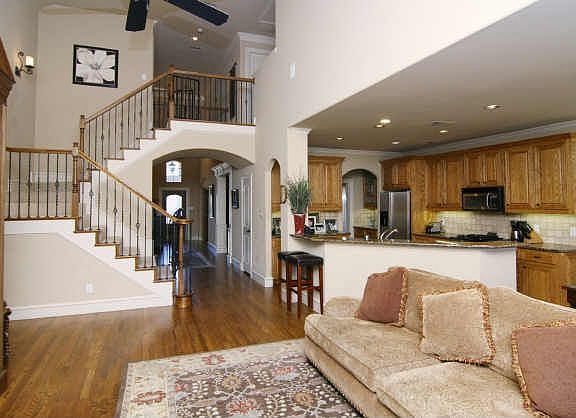 3rd image of 6327 Palo Pinto Ave