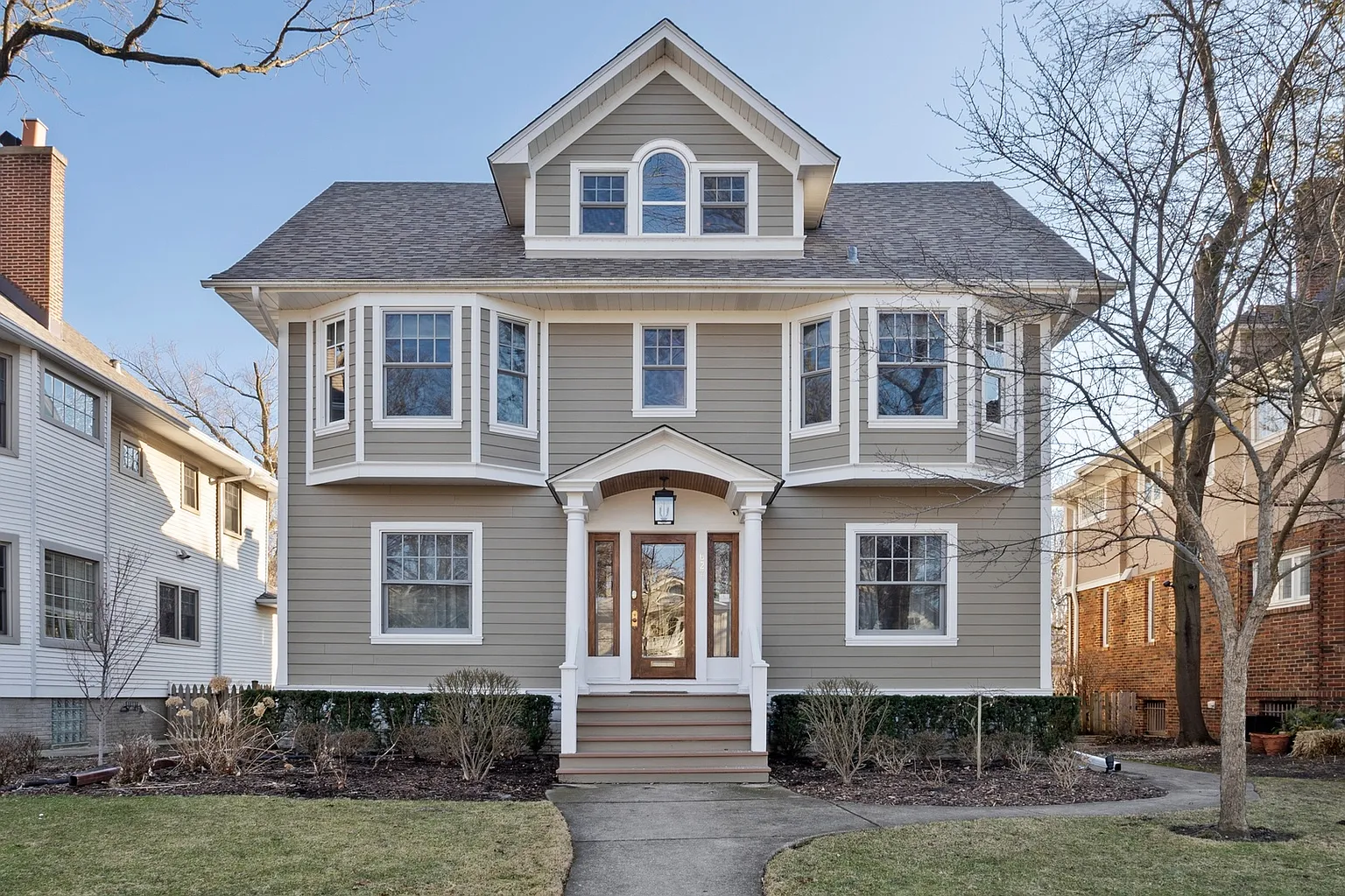 627 Washington Ave photo 1