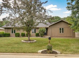 835 E Powell St, Springfield, MO 65807