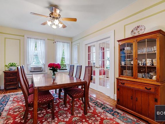 3rd image of 315 E 77th St APT 2A