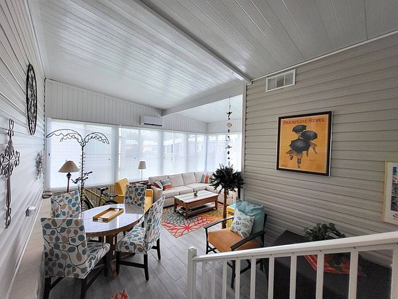 2nd image of 5523 Yarmouth Ln