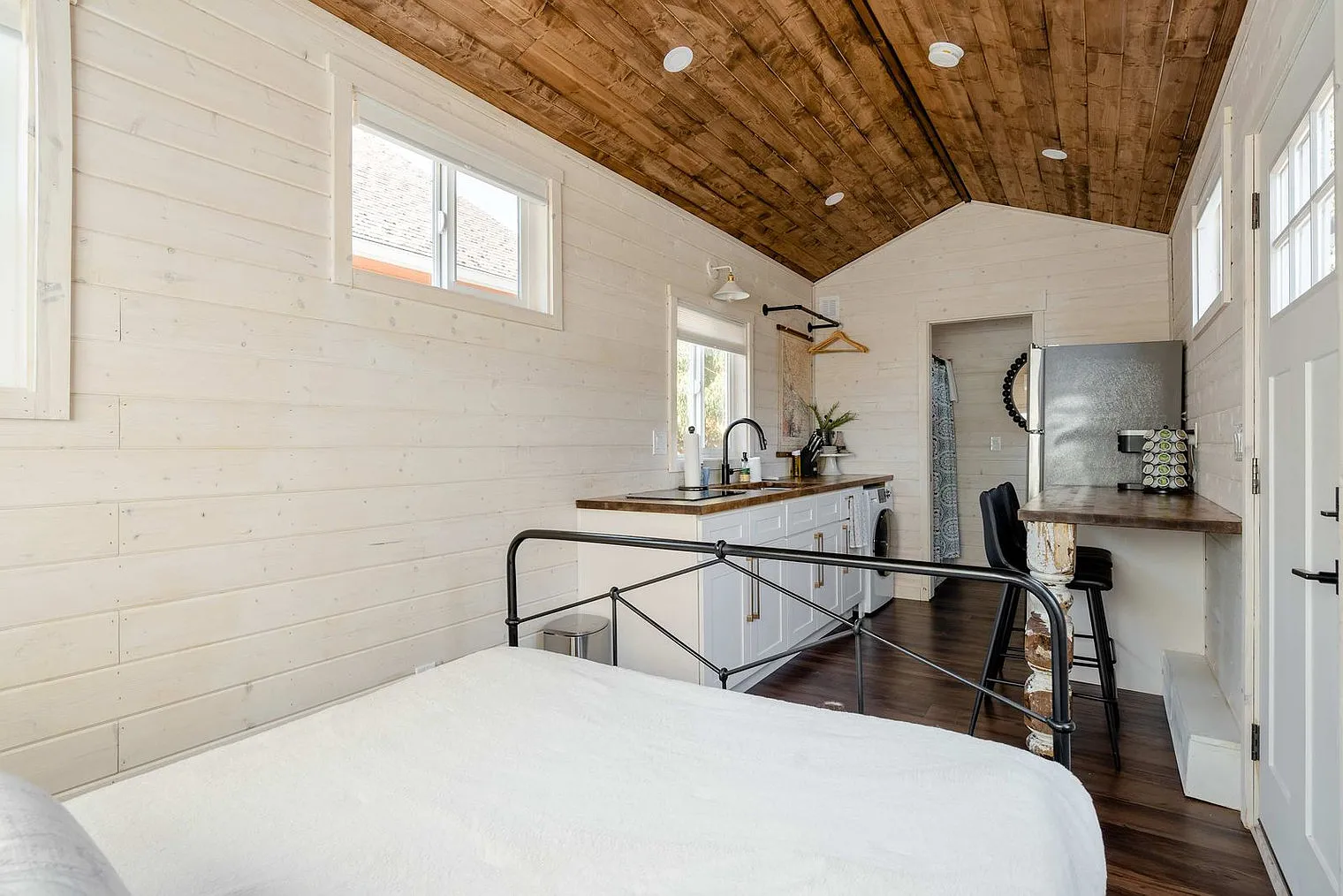 Studio, 1.0 bath, $1,983 — Photo 2
