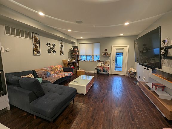 3rd image of 1512 Cambridge #A