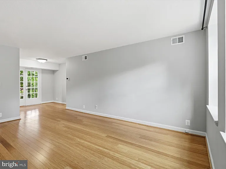 2966 S Columbus St #B2 — Photo 4