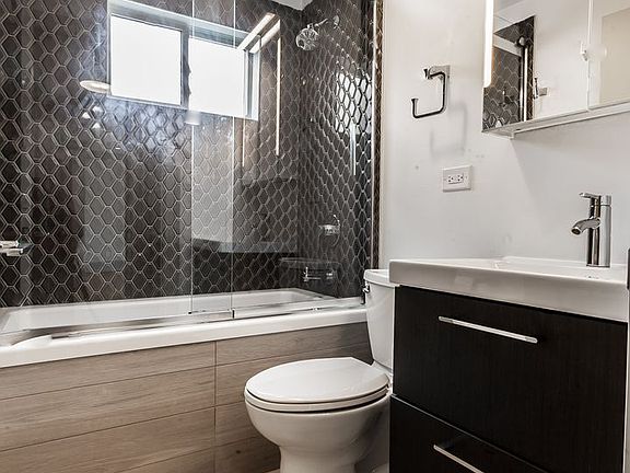 5th image of 4950 S King Dr APT 3A