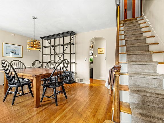 3rd image of 815 James St
