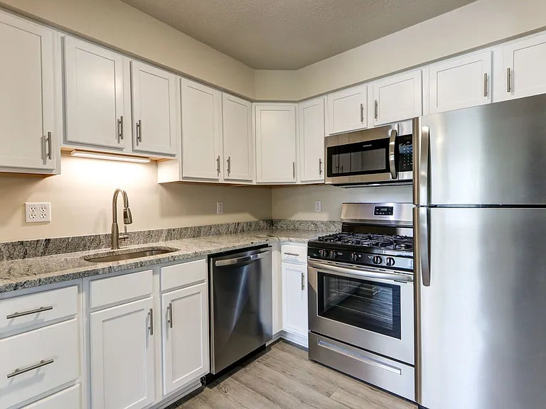 The Atwood Apartments — Photo 25