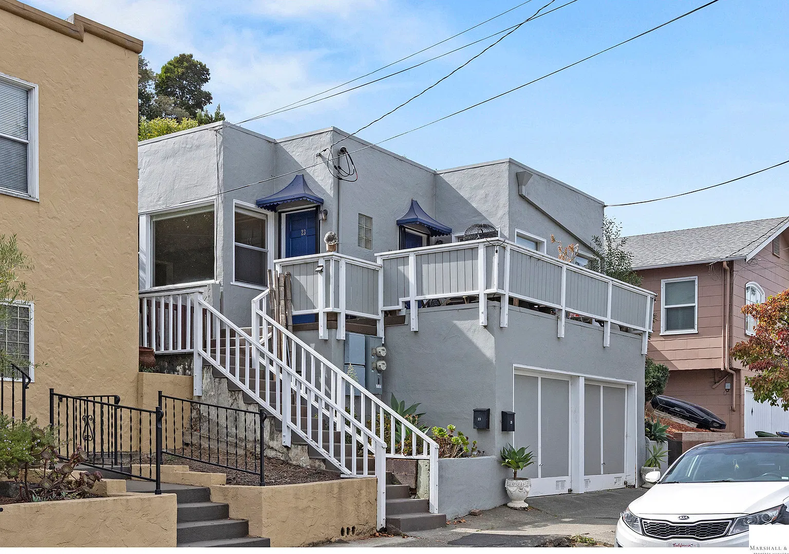 New Listing! Charming 1br/1ba Duplex, Hdwd Flrs, Designer Finishes,W/D Inside, Garage! — Photo 1