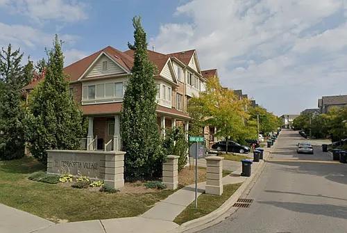 6 Cedar Lake Cres Photo 1