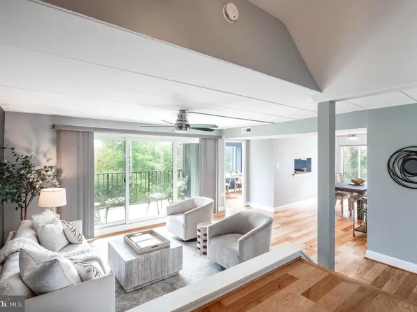 110 Roberts Ln APT 301, Alexandria, VA 22314