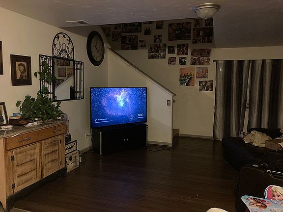 5th image of 380 Summer Glen Dr
